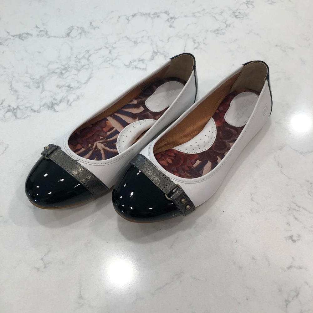 BORN LEATHER CAP TOE BALLET FLATS SZ 6